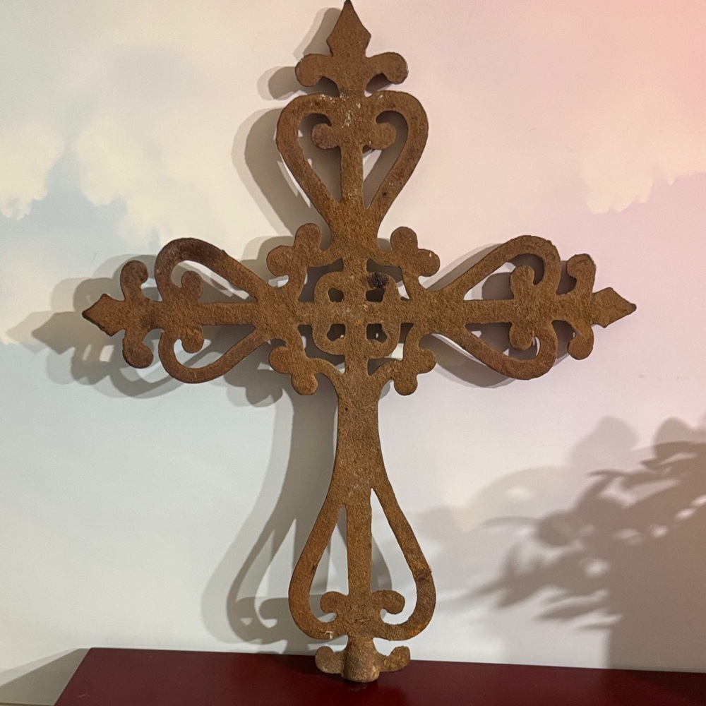 Vintage Decorative iron Wall Cross - Picture 7 of 7